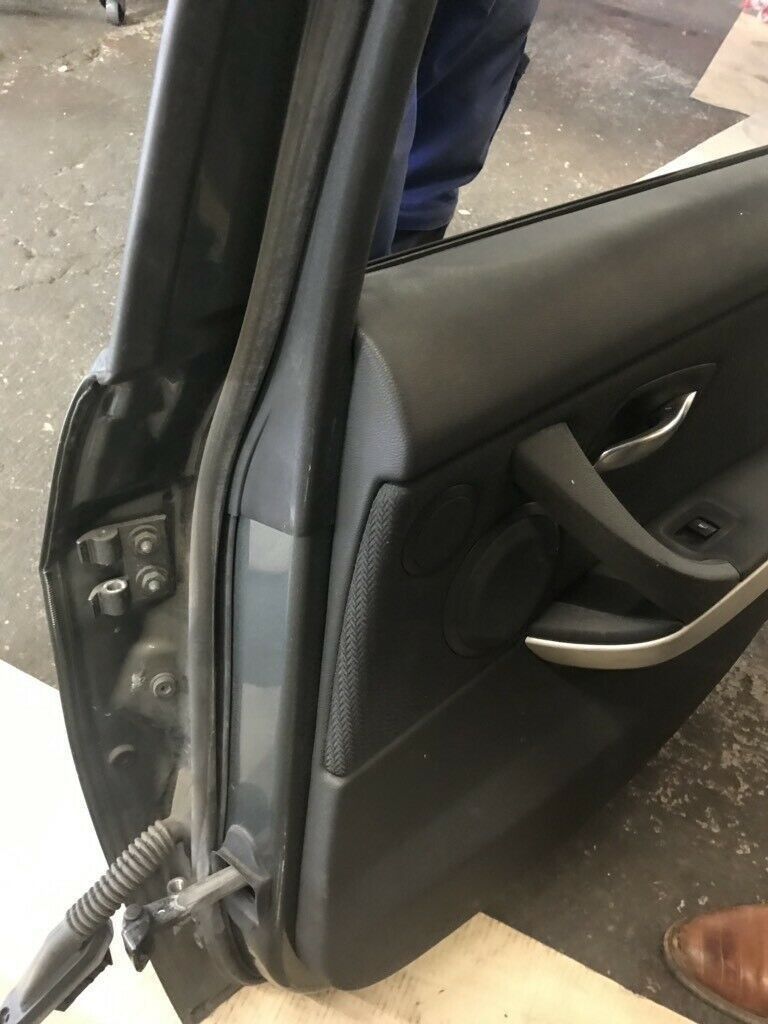 BMW original E91 rear R door in top condition, easy to install