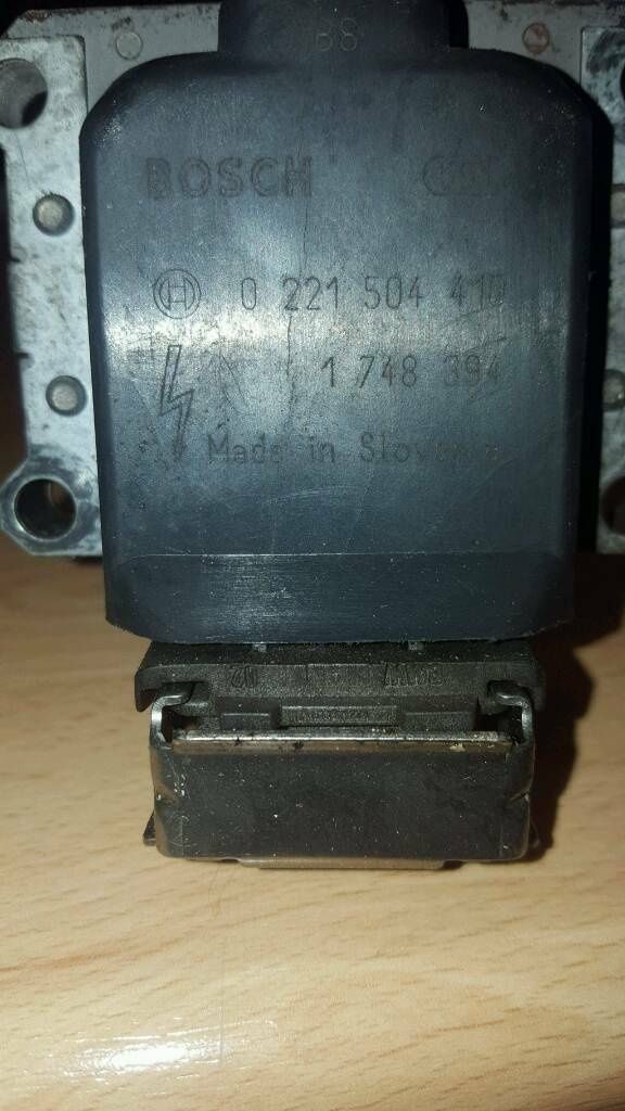 BMW ignition coil E32 E34 E36 BOSCH part no. 1748394