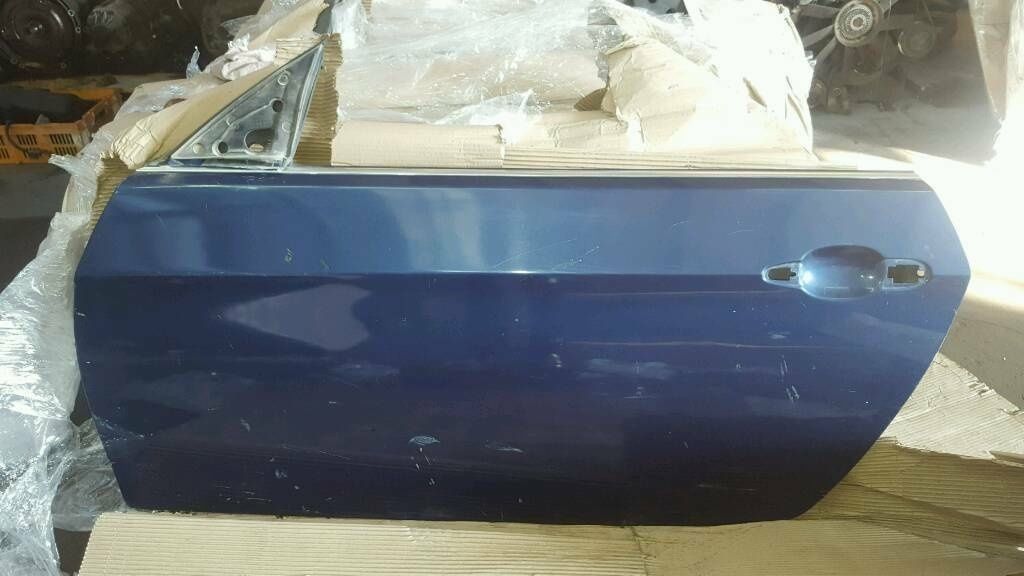 BMW original E92 E93 door driver's side complete with blue door handle