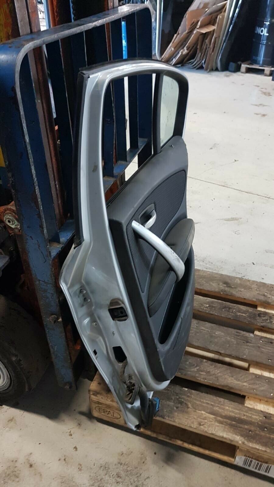 BMW 1 series E87 LCI driver's side rear right door