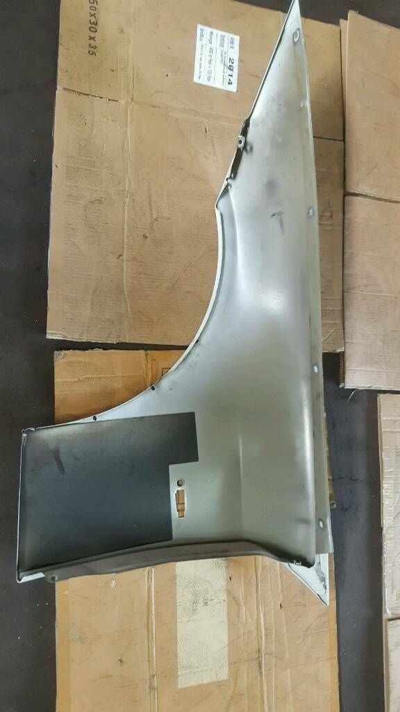 BMW original E91 fender right in good condition