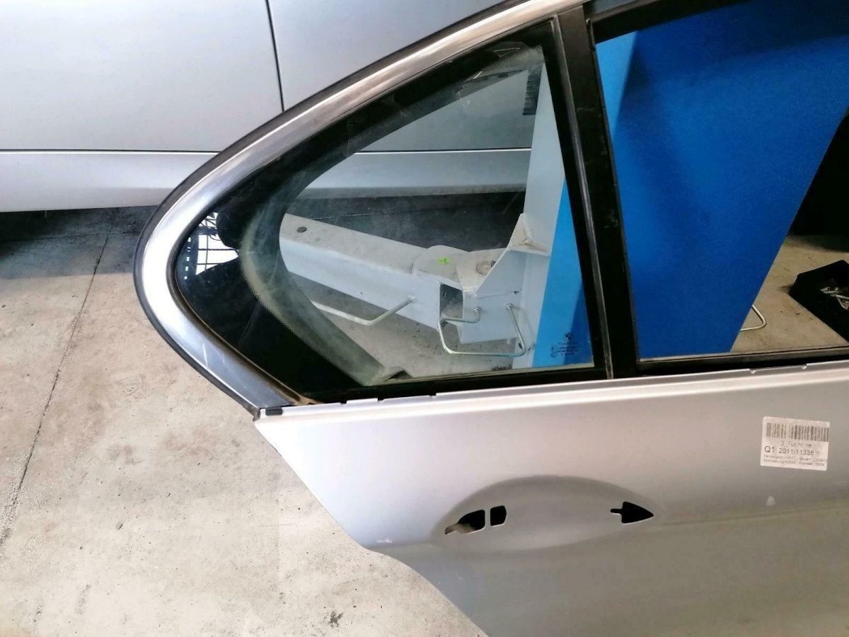 BMW original F01 rear right door without door handles