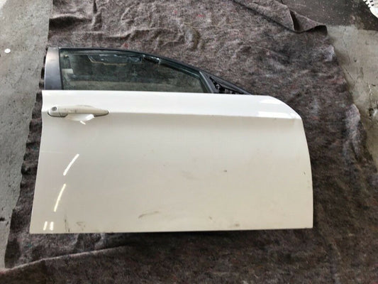 BMW original E90 door passenger side complete with door handle, tax