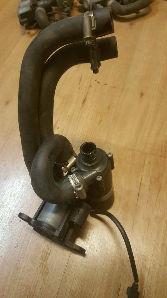 BMW Original E30 E32 E34 Wasserventil Zusatzwasserpumpe 8391417