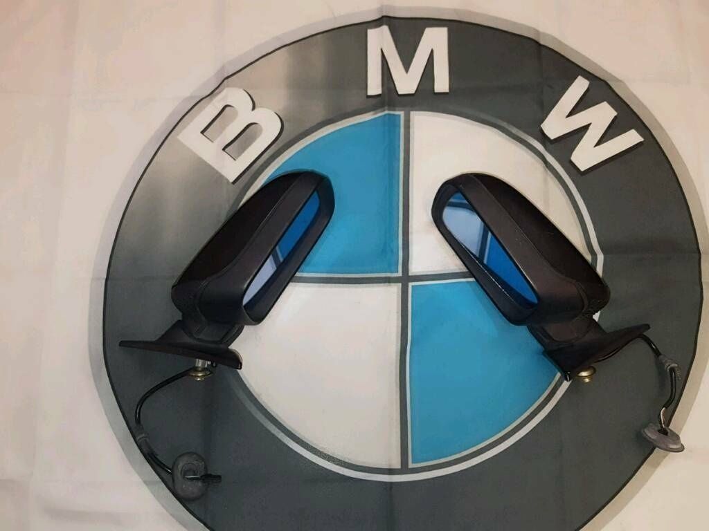 Original  BMW E32 M Seitenspiegel Links und Rechts mit Kabelbäume