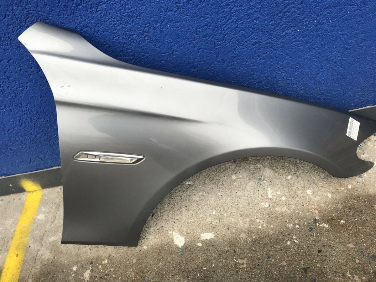 BMW original top condition fender F10--F11 front right in gray