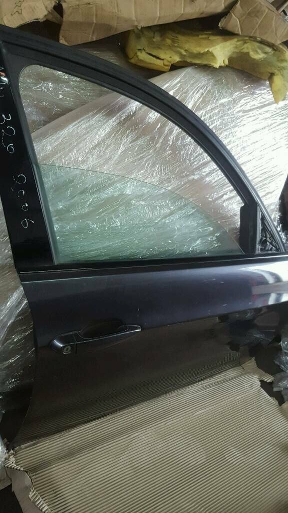 BMW original E90 door passenger side completely in dark gray