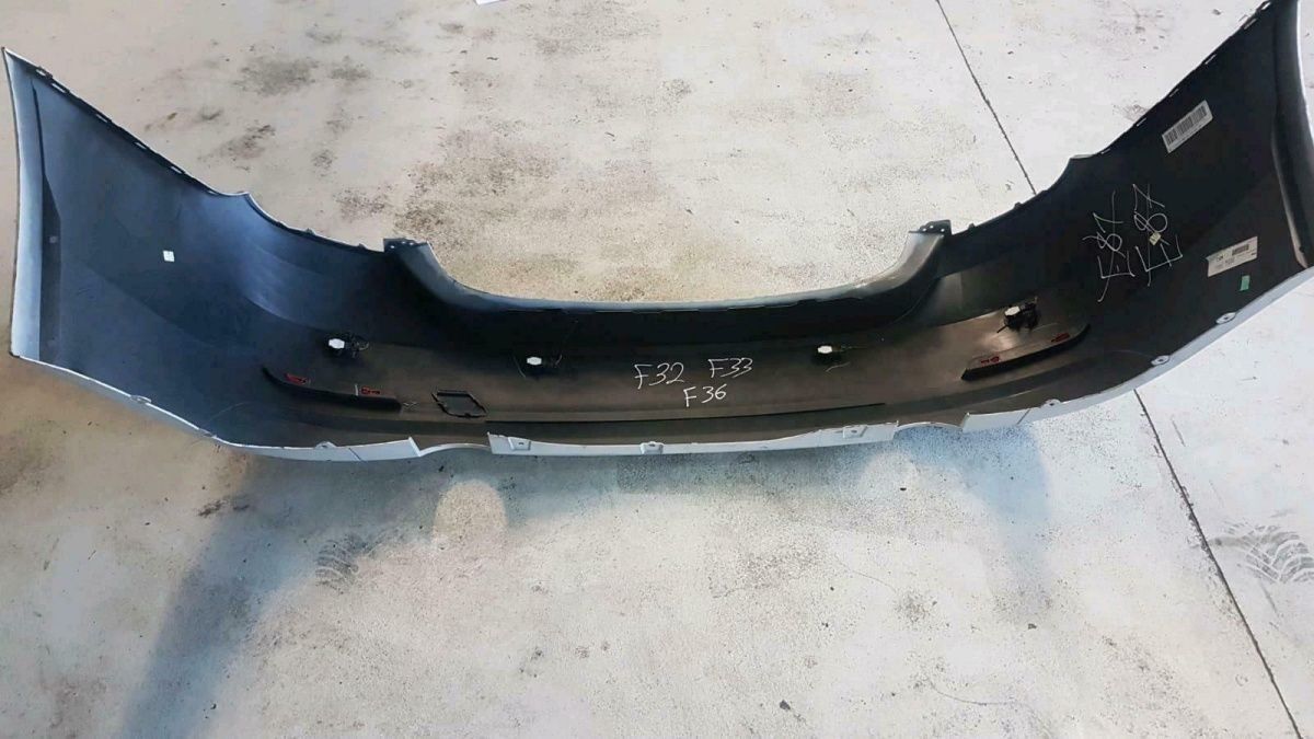 original Heckstoßstange für BMW F32,F33,F36,mit PDC, guten Zustan