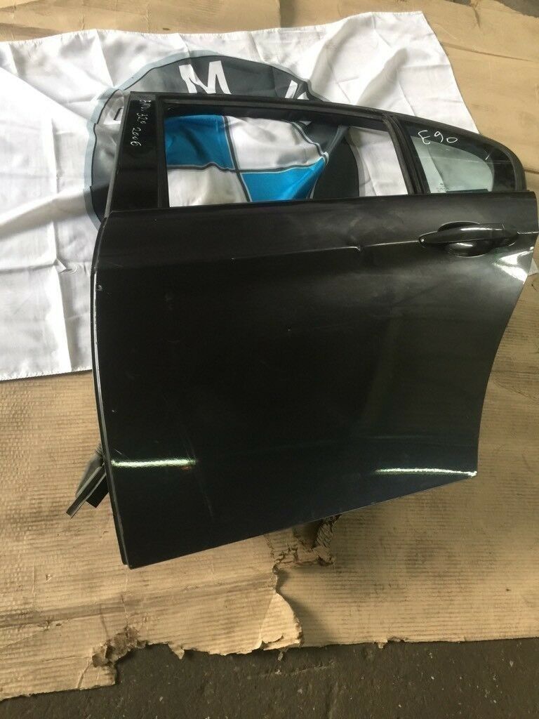 BMW original E90 rear left door complete with door handle