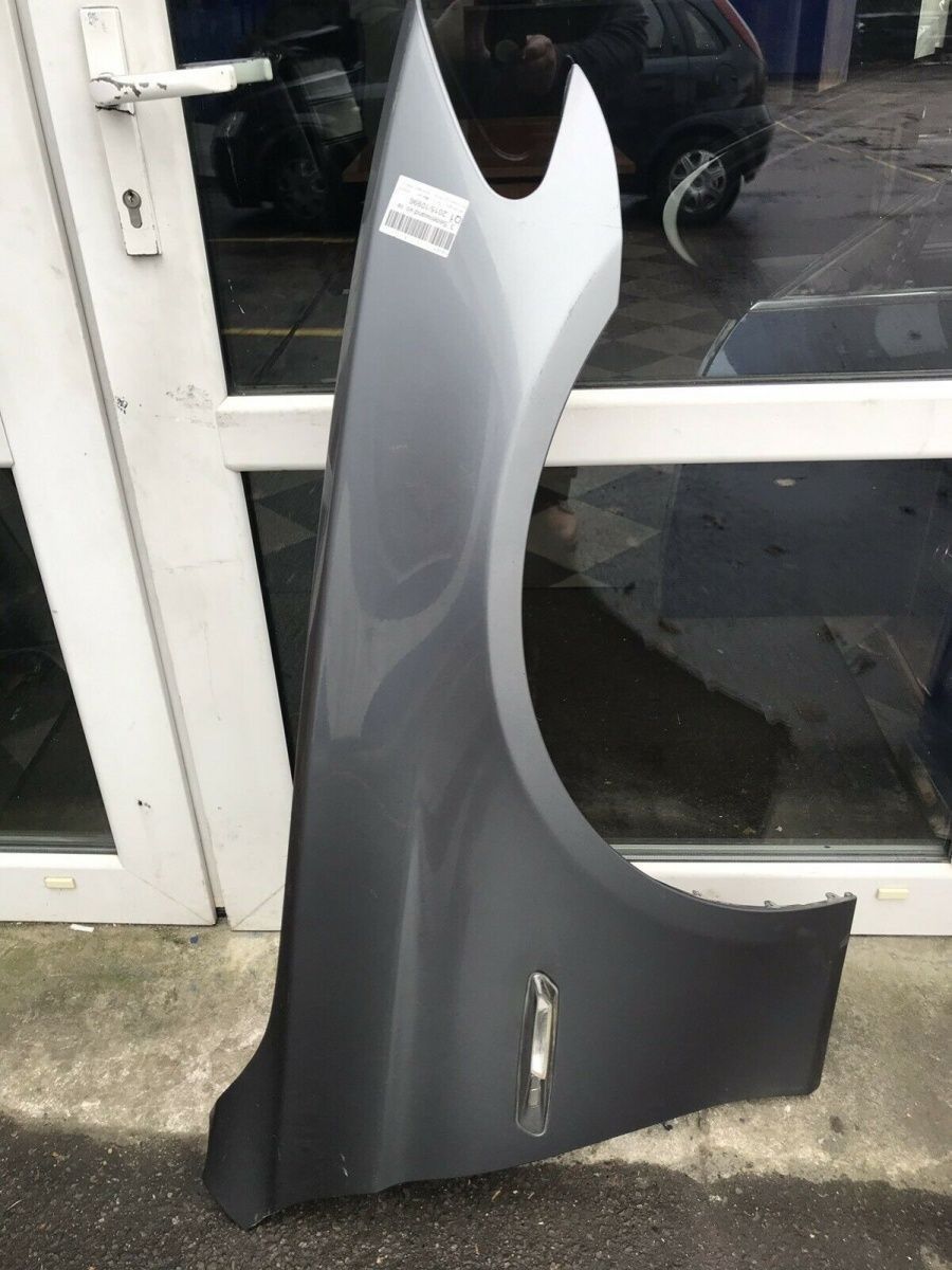 BMW original top condition fender F10--F11 front right in gray