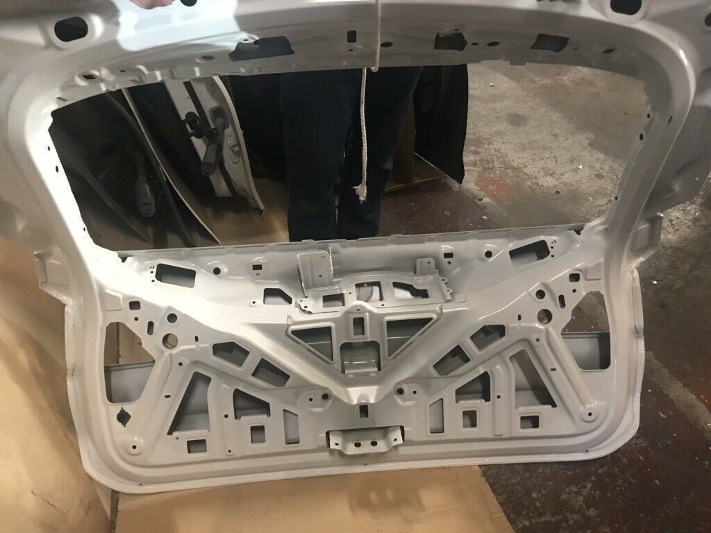 BMW original X1, F48 rear hatch new in Alpina white color