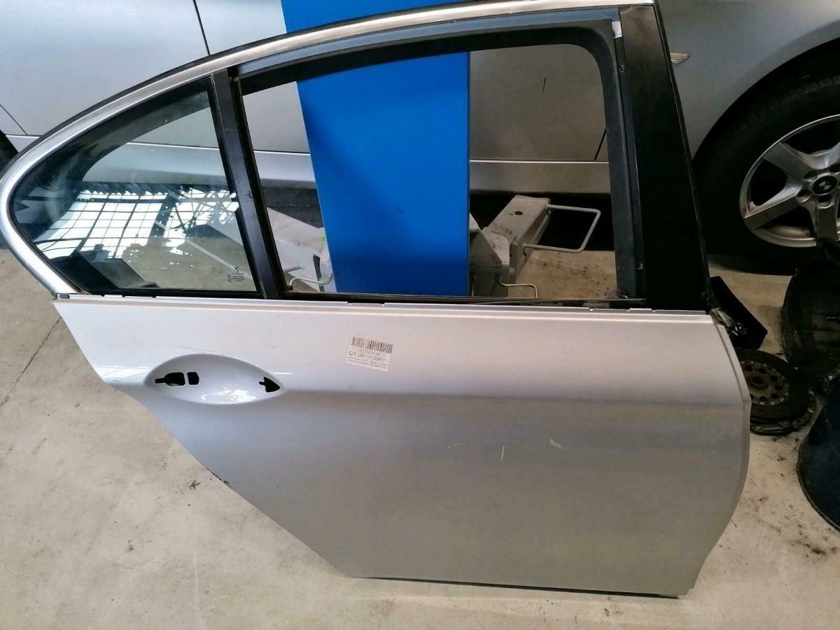 BMW original F01 rear right door without door handles