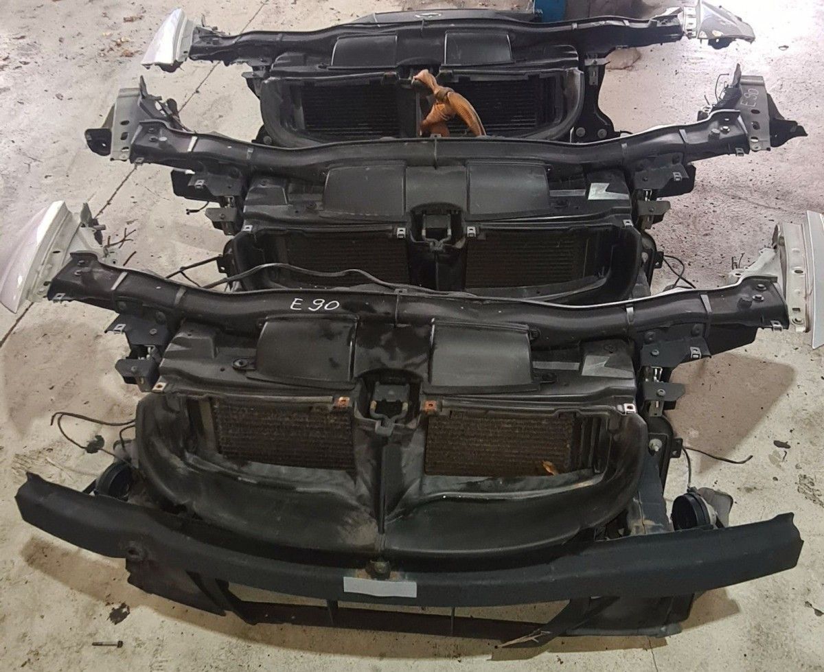 BMW original E90 lock carrier complete with radiator package