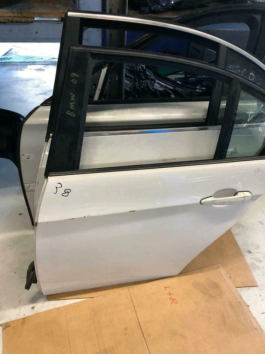 BMW original E90 rear door left color Alpina white