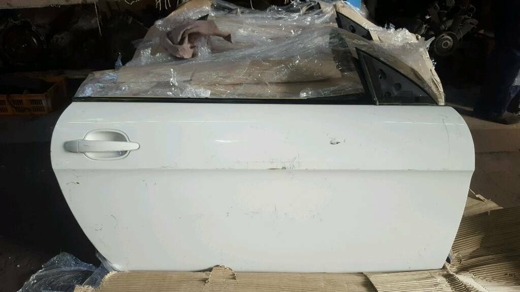 BMW original E63 E64 door passenger side completely in white