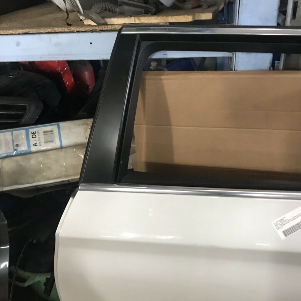 BMW original F11 rear L door complete in top condition, installed immediately