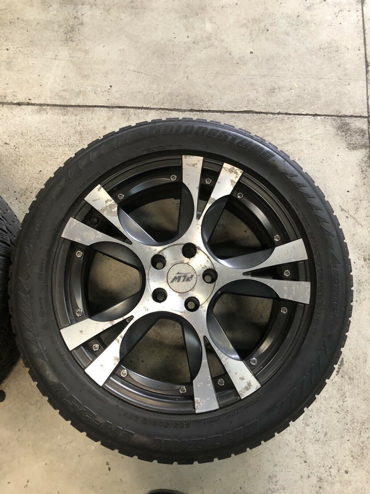 BMW Reifen und Alufelgen 235/50R18 97V