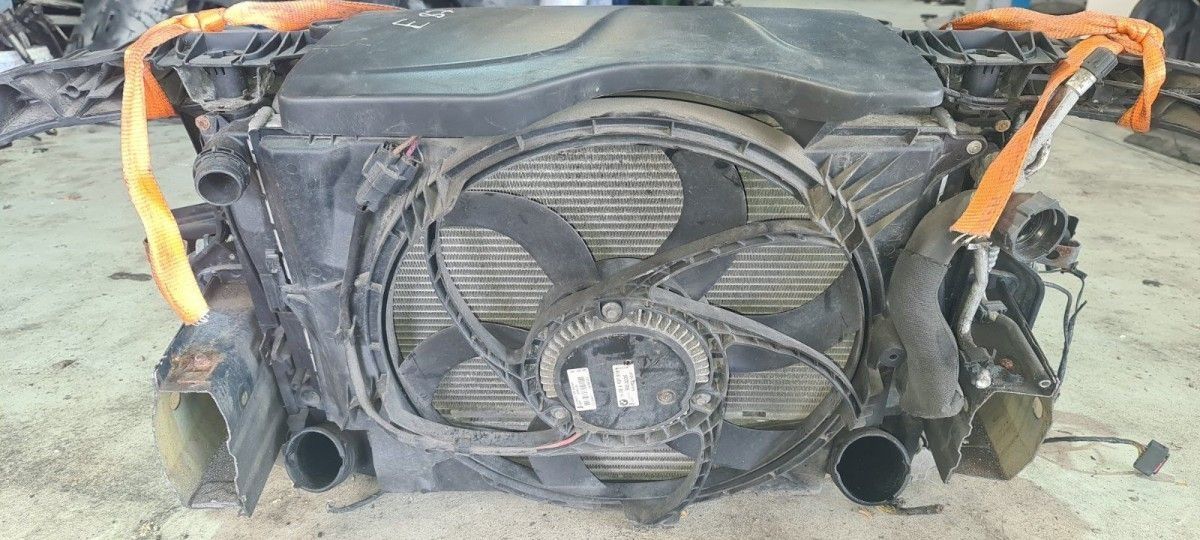 BMW original E87 lock carrier complete with radiator package