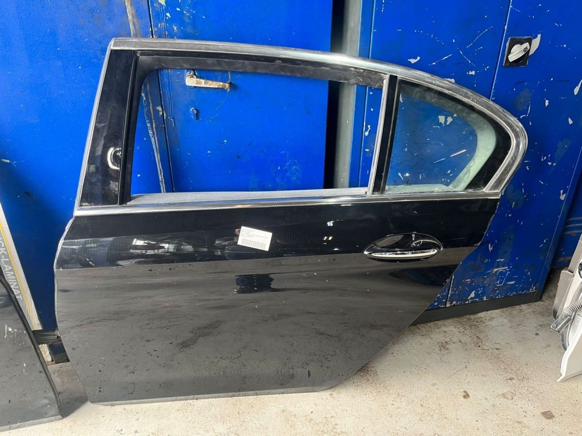 BMW original G30 G38 rear door left or right