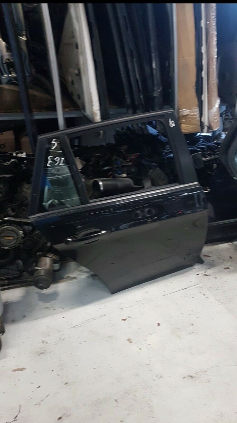 BMW E91 Hinter Tür rechts in sehr gut Zustand .