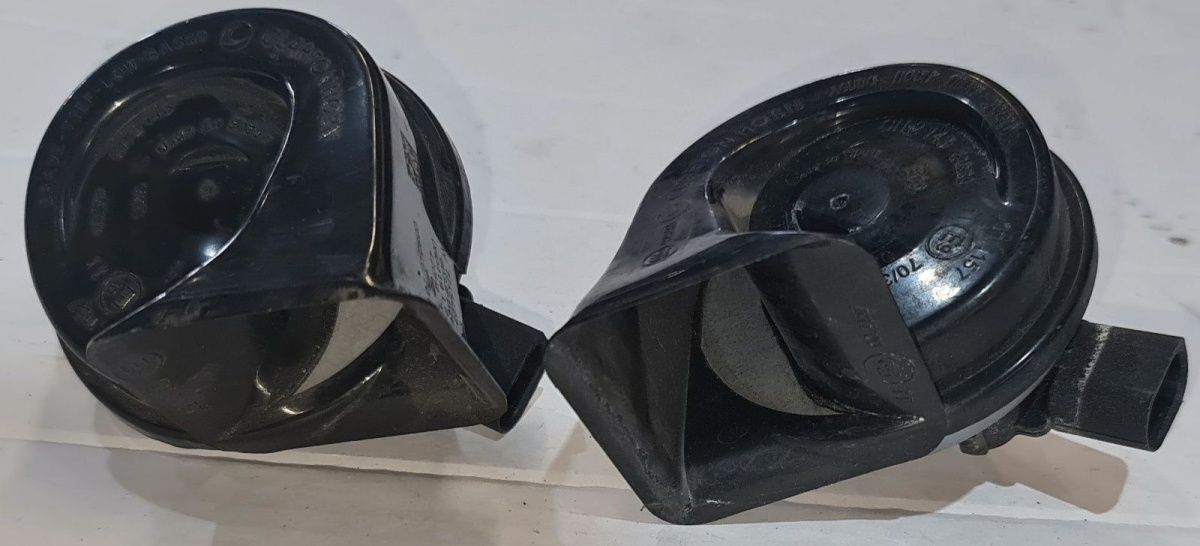 BMW Original F10 Hupe Ablagefach Mittelkonsole Horn Re oder Li