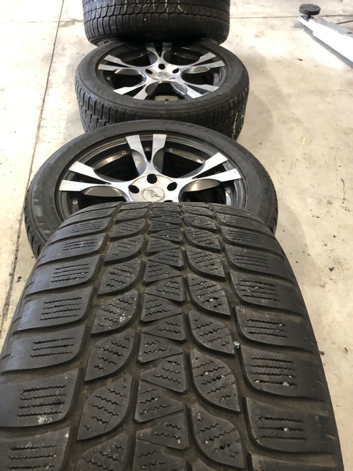 BMW Reifen und Alufelgen 235/50R18 97V