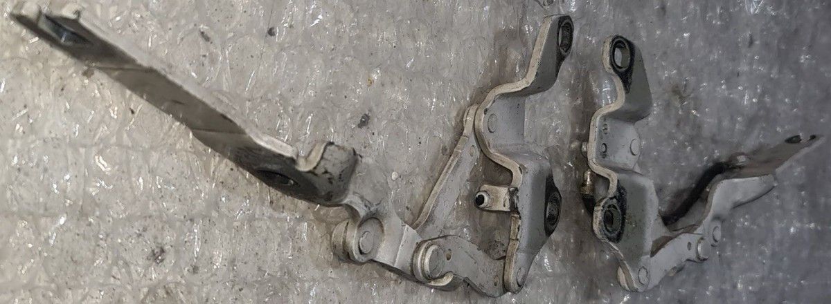 BMW original E90 bonnet hinges right left